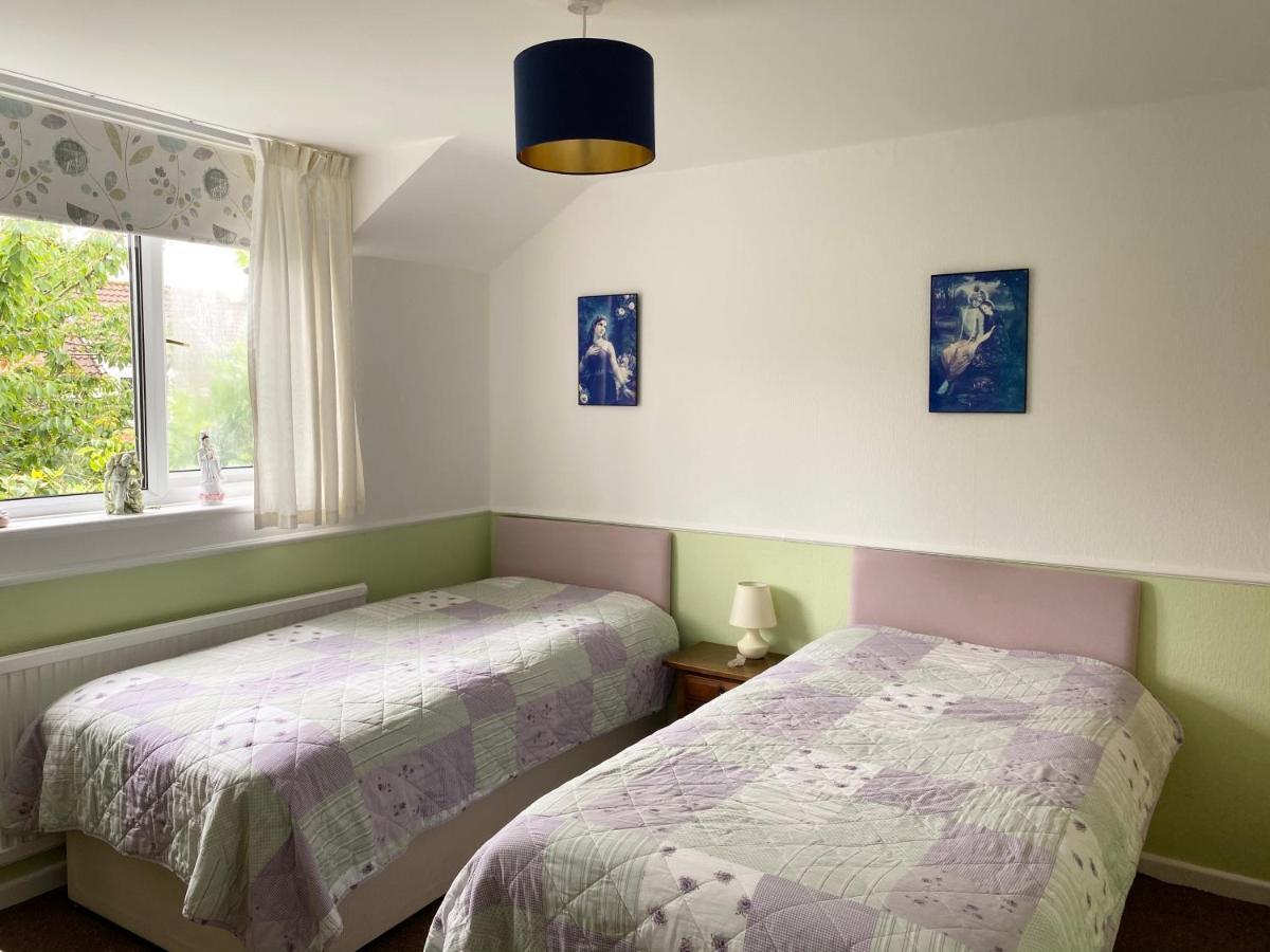 Camelot Retreat - Tor View Bed & Breakfast Glastonbury Ruang foto