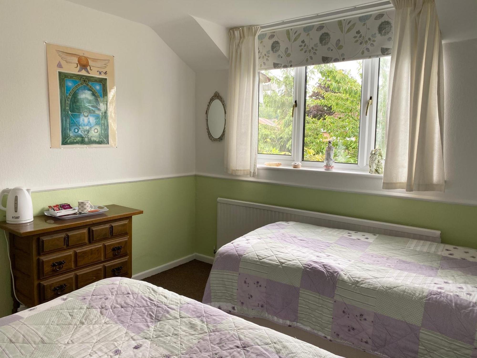 Camelot Retreat - Tor View Bed & Breakfast Glastonbury Ruang foto